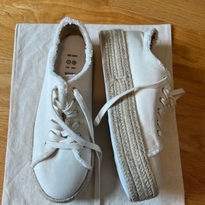 Short size 11 platform flats